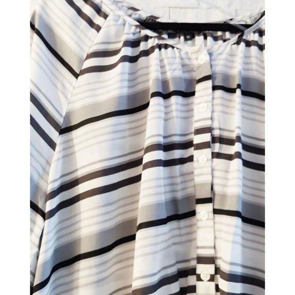 Beautiful Striped Knotted Blouse - Picture 2 of 4
